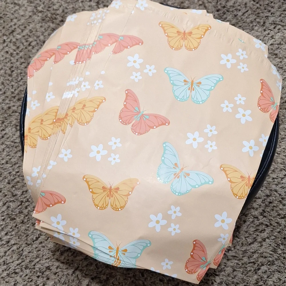 NWT - 20ct. 12x15.5 Polymailers Random Thank You Cards And Stickers - Picture 3 of 3